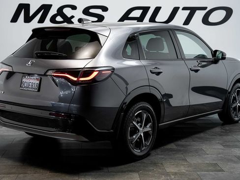 Used 2023 Honda HR-V EX-L image 4