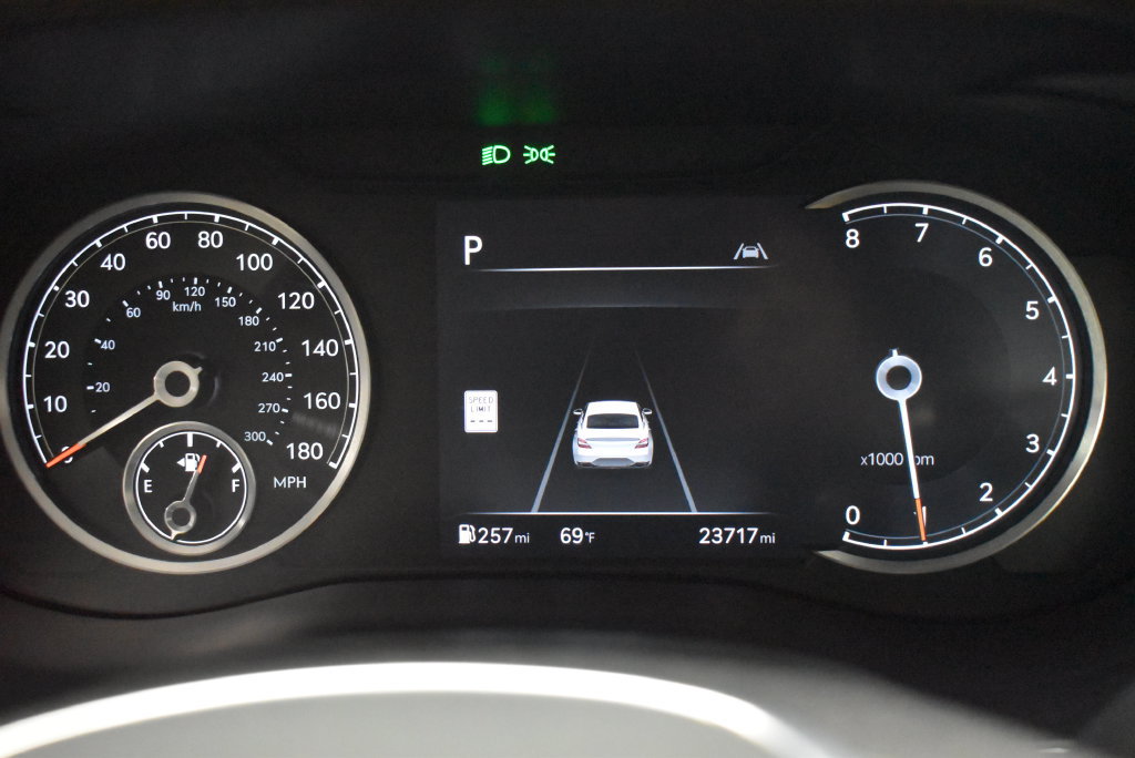 Used 2025 Genesis G70 2.5T AWD/4WD image 24