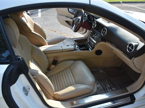 Used 2016 Mercedes-Benz SL 550 image 26