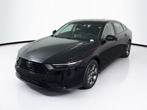 Used 2023 Honda Accord EX image 3