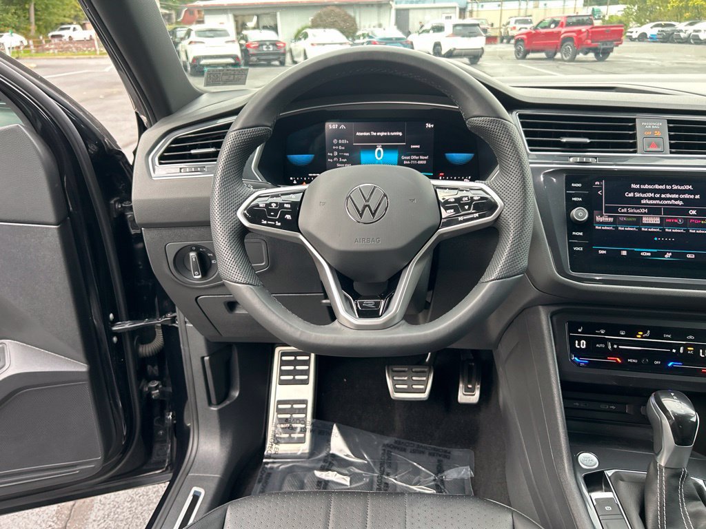 Used 2022 Volkswagen Tiguan SE R-Line AWD/4WD image 13