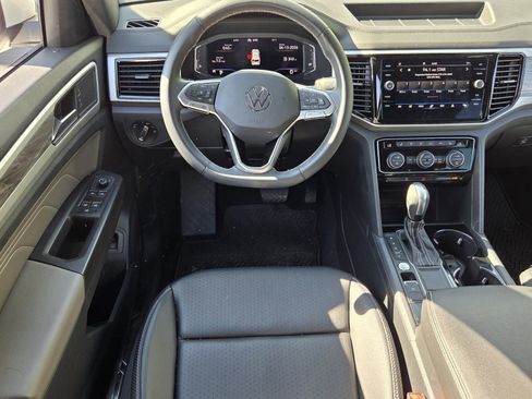 Used 2023 Volkswagen Atlas Cross Sport SE image 11