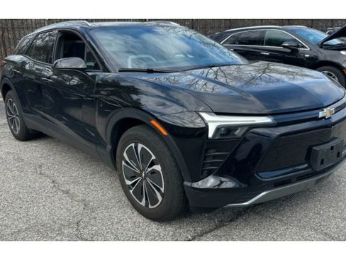 Used 2024 Chevrolet Blazer EV LT image 2