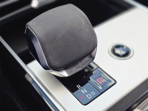 Used 2024 Land Rover Range Rover SE image 28