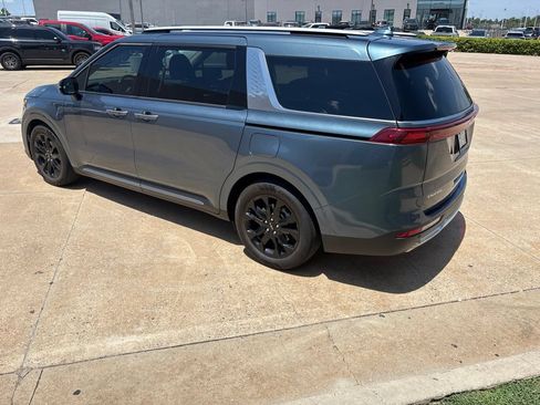 Used 2023 Kia Carnival SX FWD image 7