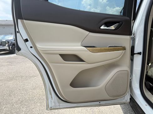 Used 2018 GMC Acadia Denali AWD/4WD image 22