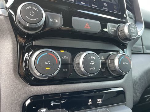 Used 2022 RAM 1500 Big Horn RWD image 23
