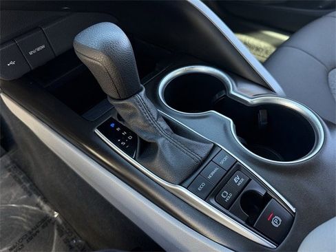 Used 2024 Toyota Camry LE image 19