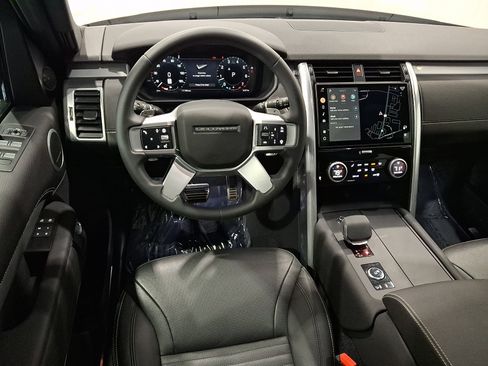 Certified 2025 Land Rover Discovery Dynamic SE AWD/4WD image 9