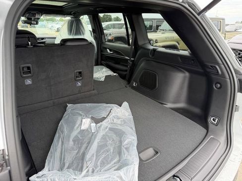 New 2026 Jeep Grand Cherokee Limited image 25