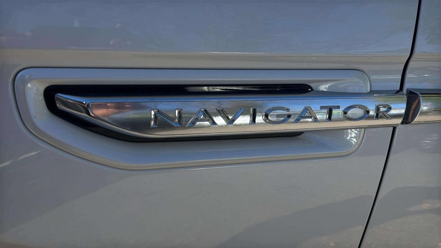 Used 2019 Lincoln Navigator Reserve w/ Cargo Package AWD/4WD image 29