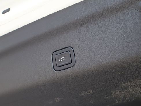 Used 2022 Chevrolet Tahoe High Country image 52