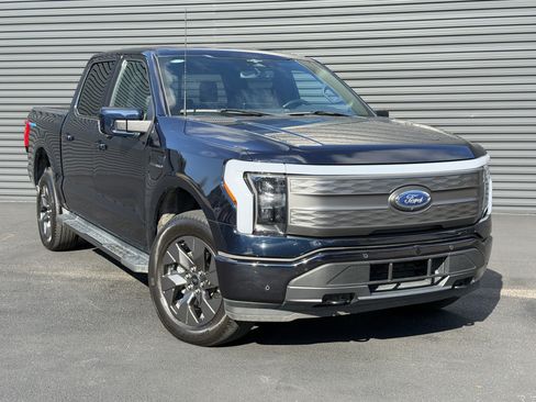 Used 2023 Ford F150 Lightning Lariat AWD/4WD image 7
