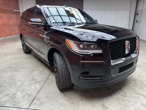 Used 2023 Lincoln Navigator L Reserve image 7