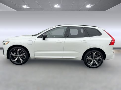 Certified 2025 Volvo XC60 T8 Ultra w/ Climate Package image 2