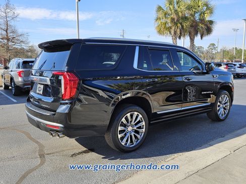 Used 2021 GMC Yukon Denali w/ Denali Premium Package image 5