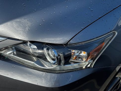 Used 2017 Lexus CT 200h image 6