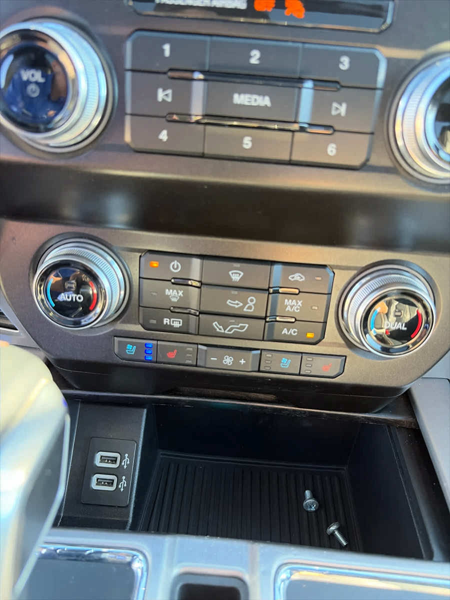 Used 2020 Ford F150 Platinum w/ Equipment Group 701A Luxury AWD/4WD image 27