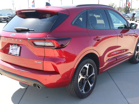 Used 2023 Ford Escape ST-Line Elite w/ Premium Technology Package image 6