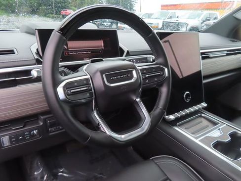 Used 2024 GMC Sierra EV Denali image 17