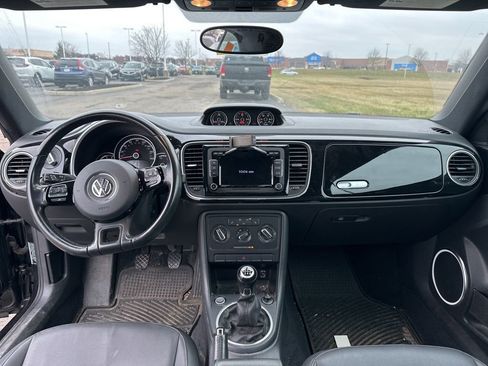 Used 2015 Volkswagen Beetle TDI image 19