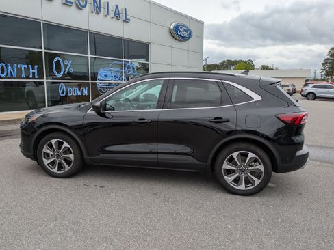 Used 2024 Ford Escape Platinum w/ Premium Technology Package FWD image 7