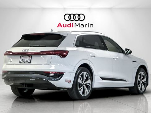 Used 2024 Audi Q8 e-tron Prestige image 5