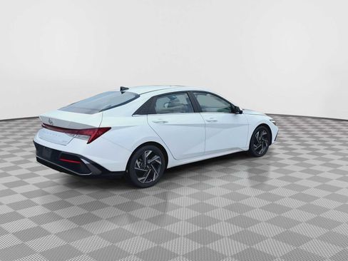 Used 2024 Hyundai Elantra Limited FWD image 8