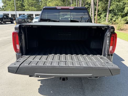 Used 2023 GMC Sierra 1500 SLT w/ SLT Premium Package AWD/4WD image 10