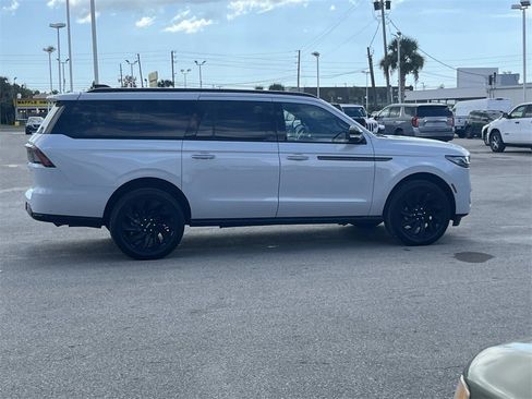 New 2025 Lincoln Navigator L Reserve w/ Jet Appearance Package image 6
