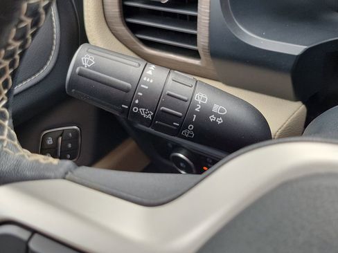 Certified 2023 Ford Expedition Limited image 15