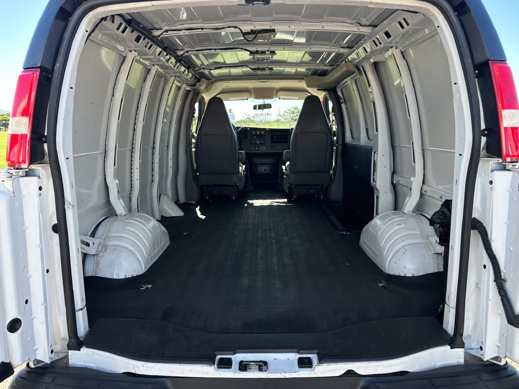 Used 2023 GMC Savana 2500 w/ Driver Convenience Package RWD image 20
