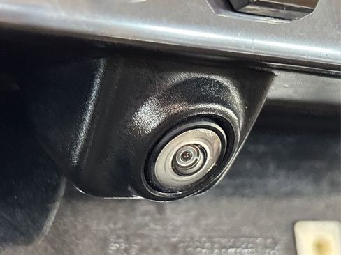 Used 2023 GMC Acadia AT4 image 17