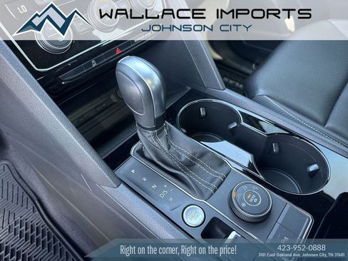Used 2022 Volkswagen Atlas Cross Sport SE AWD/4WD image 19