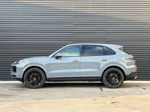 Certified 2026 Porsche Cayenne AWD/4WD image 2