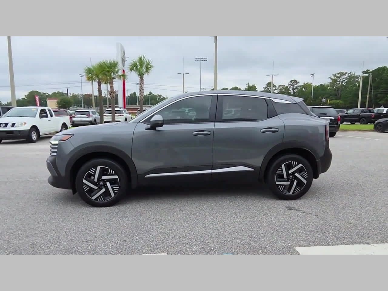 Used 2025 Nissan Kicks SV FWD image 23