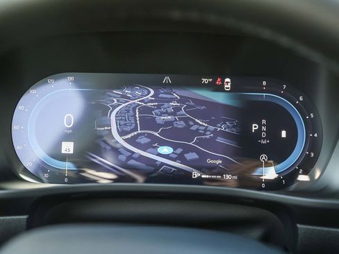 Certified 2025 Volvo XC40 B5 Ultra image 25