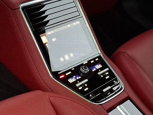 Used 2023 Porsche Panamera 4 w/ Premium Package image 9