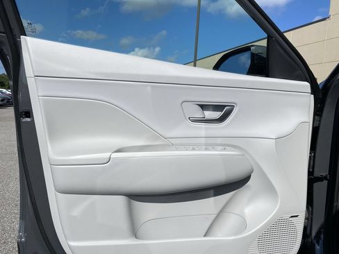 New 2026 Hyundai Kona Limited FWD image 17