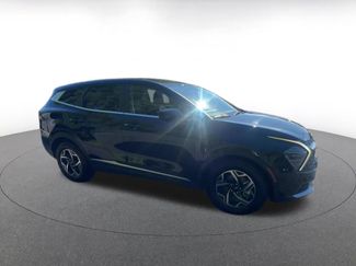 Used 2025 Kia Sportage LX FWD video 2