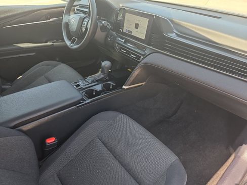 Used 2025 Toyota Camry LE FWD image 14