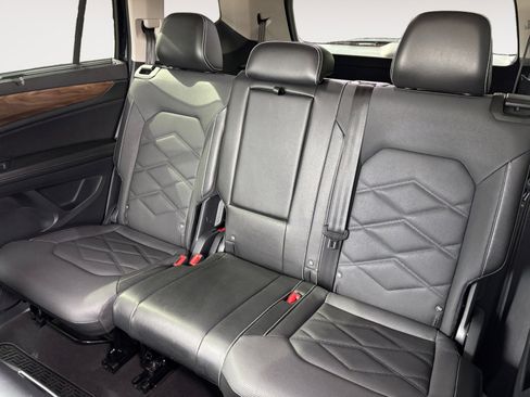 Used 2024 Volkswagen Atlas SE image 24