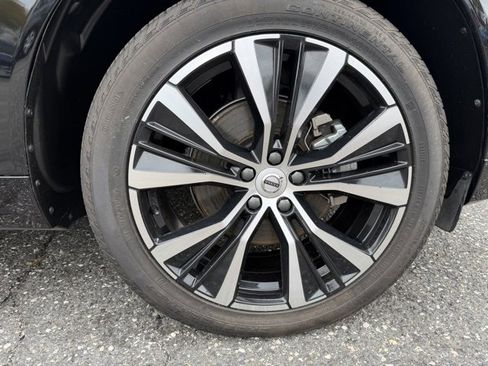 Used 2024 Volvo XC60 B5 Plus w/ Climate Package image 15