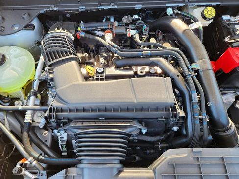 New 2025 Ford Maverick XLT w/ XLT Luxury Package image 19