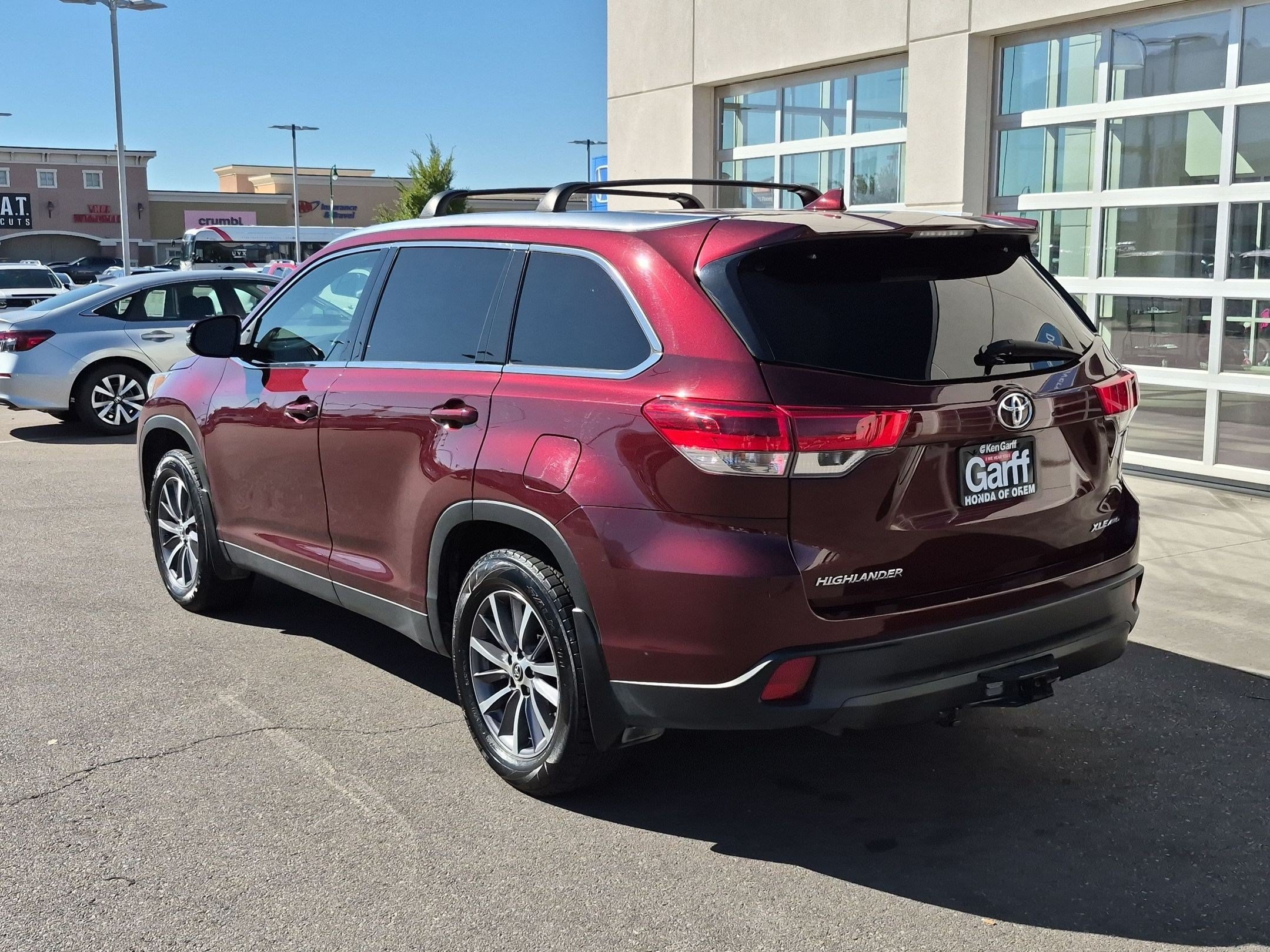 Used 2019 Toyota Highlander XLE AWD/4WD image 8