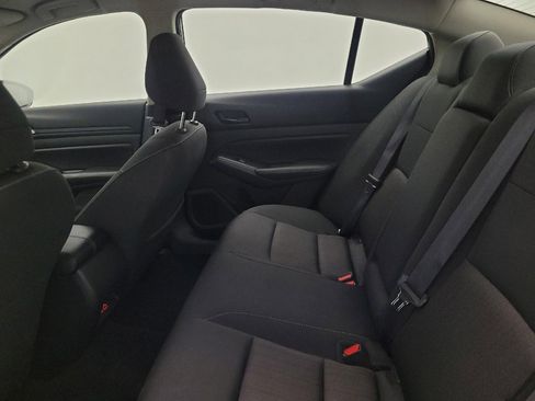 Used 2024 Nissan Altima 2.5 SV image 18