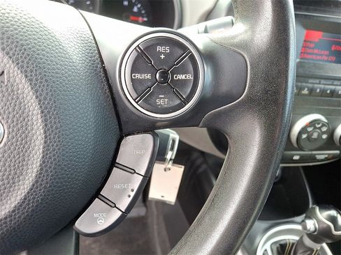 Used 2015 Kia Soul + image 21