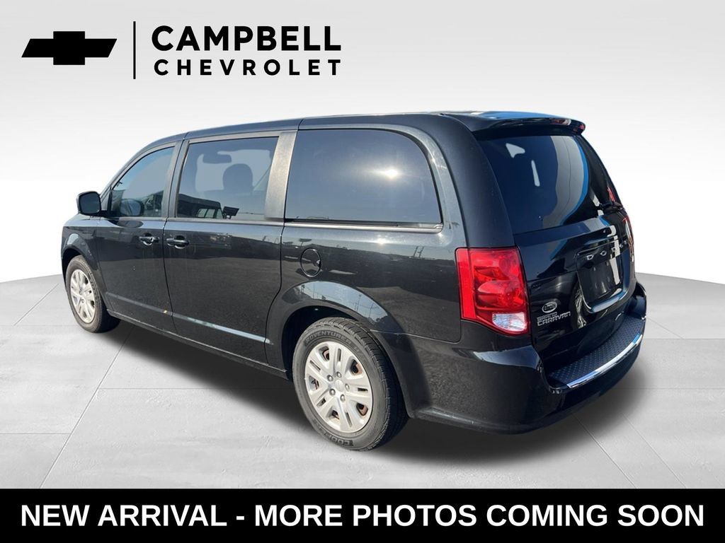 Used 2018 Dodge Grand Caravan SE FWD image 3