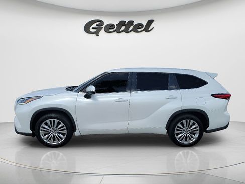 Used 2023 Toyota Highlander Platinum FWD image 8