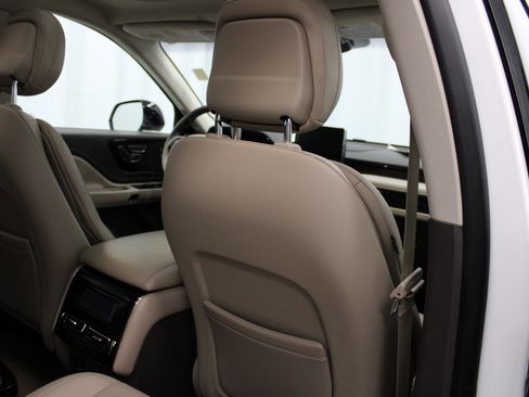 Used 2020 Lincoln Aviator Reserve w/ Equipment Group 201A image 32